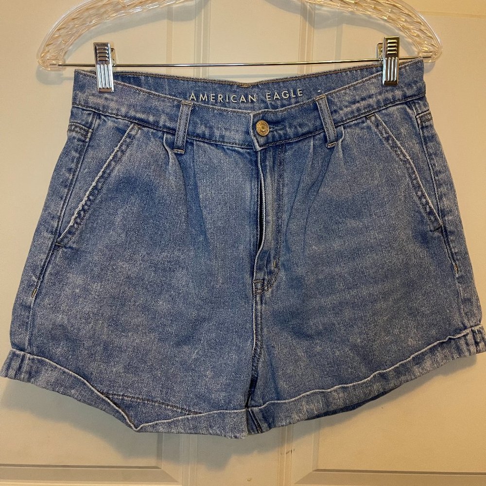 American Eagle Shorts Womens Size 6 Mom Short Cuffed High Rise Pleated Denim
